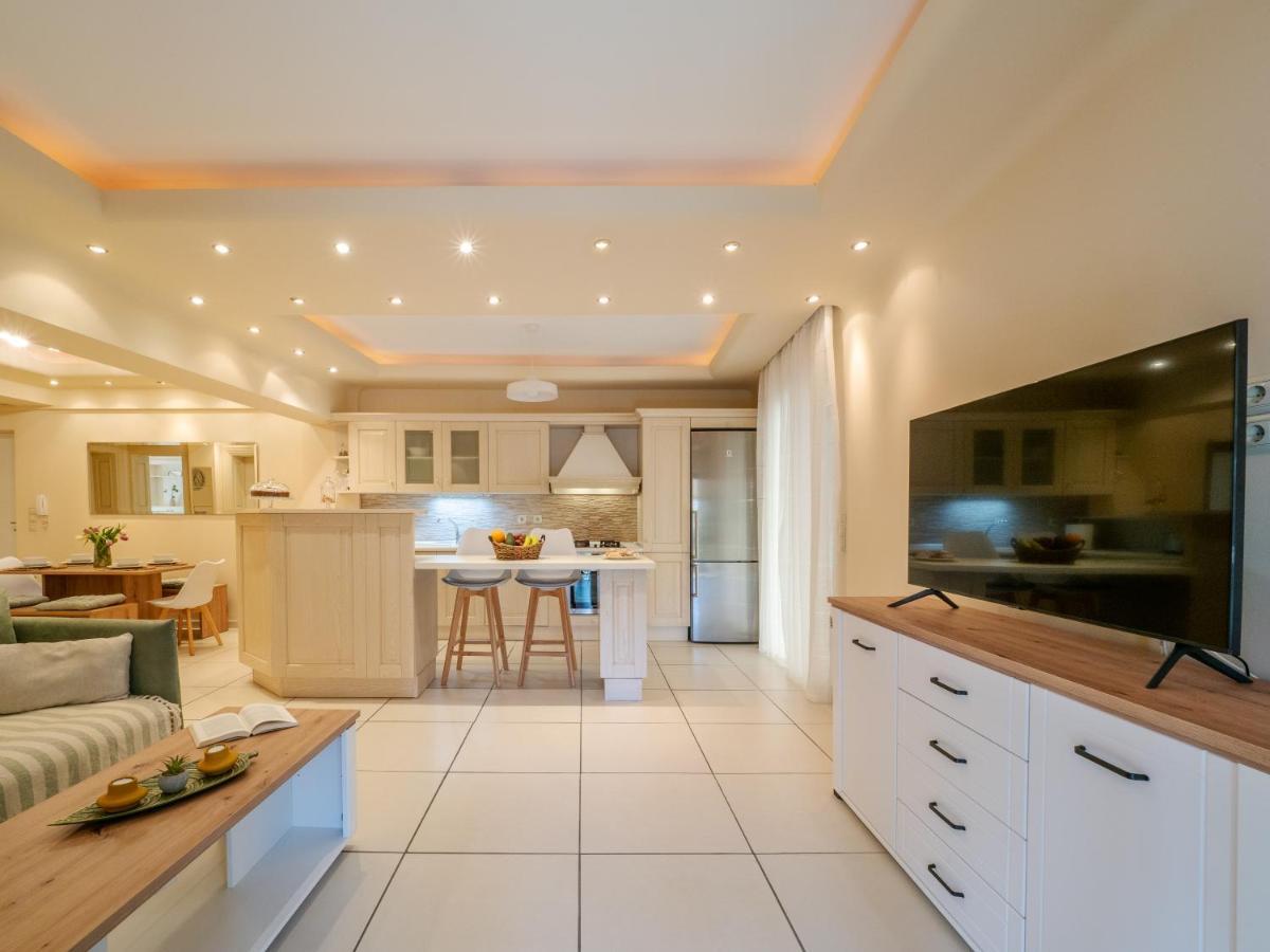 Aura Elegant Apartment Near Garitsa Bay Analipsis  Экстерьер фото