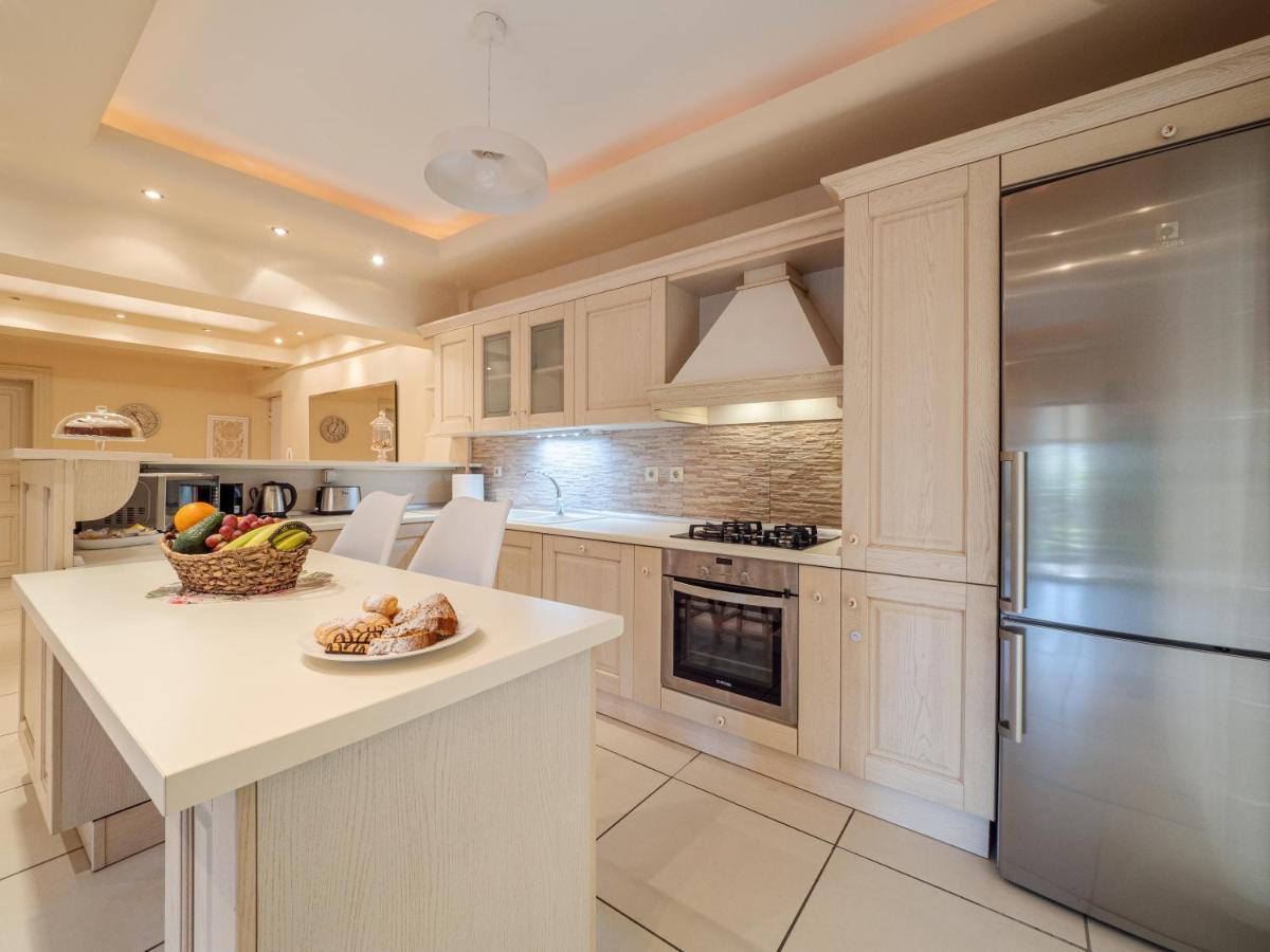 Aura Elegant Apartment Near Garitsa Bay Analipsis  Экстерьер фото